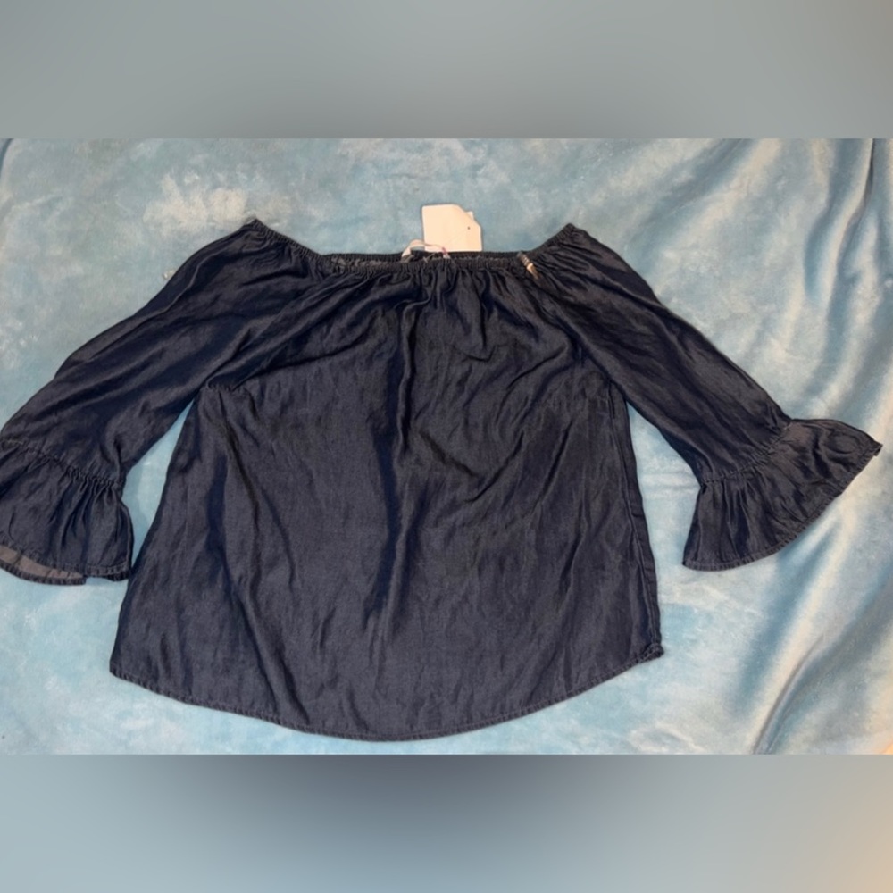 5 for $20 🌹 NWT Denim color Off Shoulder top Sz S